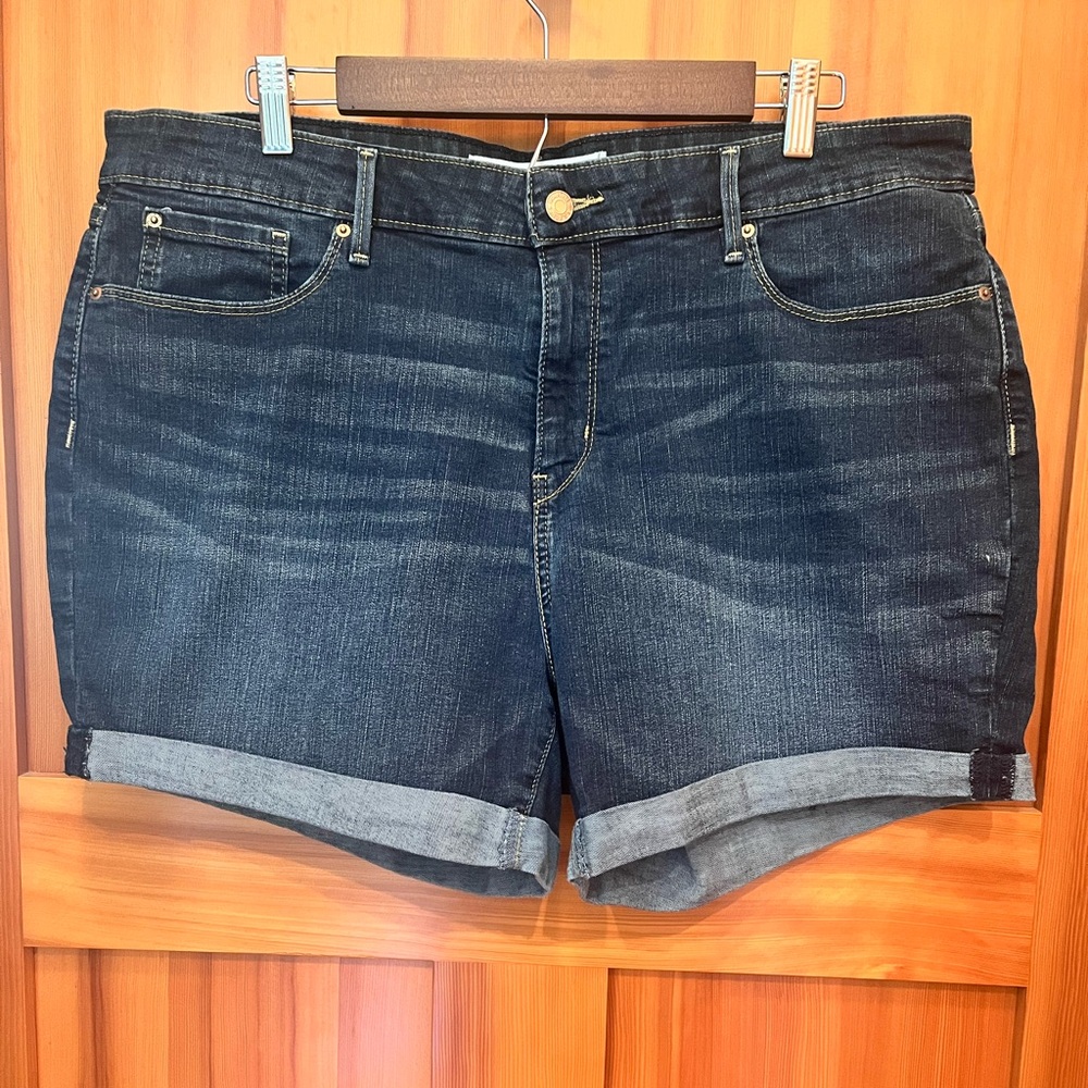 SIGNATURE by LEVI STRAUSS Jean Shorts Sz 18 W34 Like New